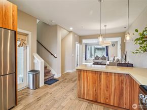 301 S 47th Street B, Renton WA 98055