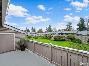9919 NE 144th Lane 606, Kirkland WA 98034