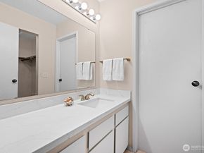 9919 NE 144th Lane 606, Kirkland WA 98034