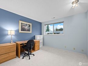 9919 NE 144th Lane 606, Kirkland WA 98034