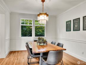 922 Nob Hill Avenue N, Seattle WA 98109