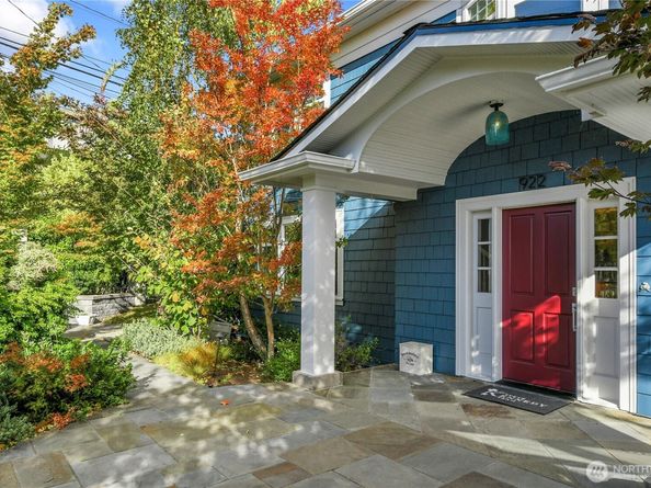 922 Nob Hill Avenue N, Seattle WA 98109