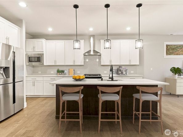 12055 SE May Creek Park Drive, Newcastle WA 98056