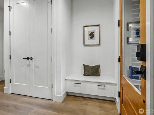 11251 108th Avenue NE, Kirkland WA 98033