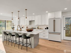 505 W Kinnear Place, Seattle WA 98119