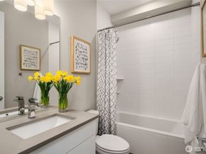 23121 NE 8th Street A4, Sammamish WA 98074