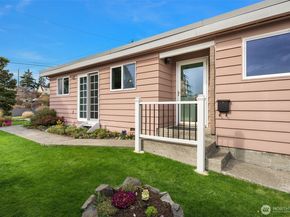 2530 26th Avenue W, Seattle WA 98199