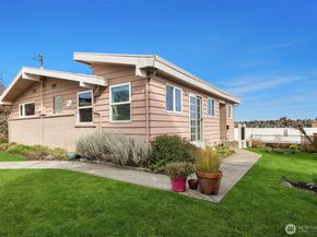 2530 26th Avenue W, Seattle WA 98199