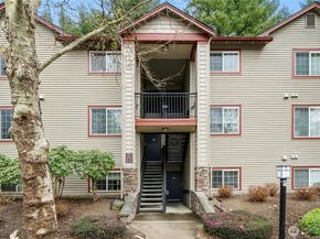 25025 SE Klahanie Boulevard D302, Sammamish WA 98029