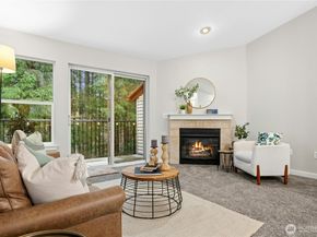 25025 SE Klahanie Boulevard D302, Sammamish WA 98029