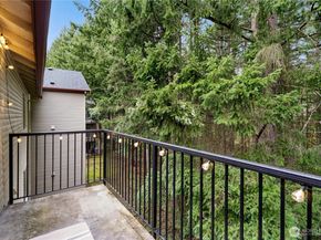 25025 SE Klahanie Boulevard D302, Sammamish WA 98029