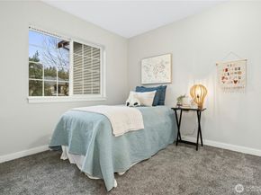 25025 SE Klahanie Boulevard D302, Sammamish WA 98029