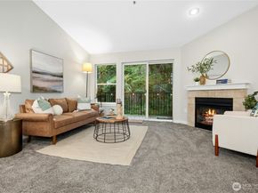 25025 SE Klahanie Boulevard D302, Sammamish WA 98029