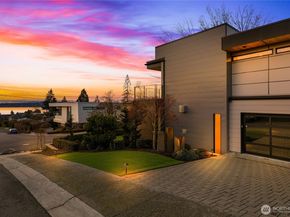 6504 103rd Avenue NE, Kirkland WA 98033