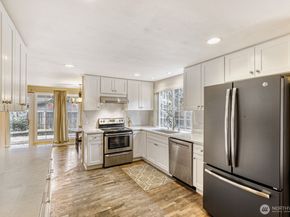 16717 NE 18th Street, Bellevue WA 98008