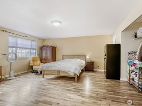 16717 NE 18th Street, Bellevue WA 98008