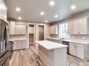 4940 Johnson Street NW, Bremerton WA 98311
