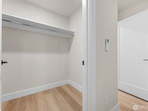 910 15th Avenue B, Seattle WA 98122