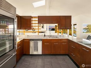 15733 25th Avenue SW, Burien WA 98166