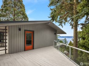 15733 25th Avenue SW, Burien WA 98166