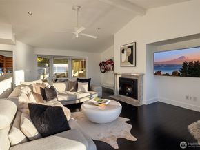 15733 25th Avenue SW, Burien WA 98166