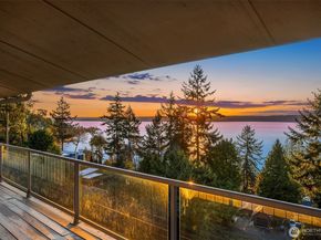 15733 25th Avenue SW, Burien WA 98166