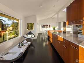 15733 25th Avenue SW, Burien WA 98166