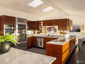 15733 25th Avenue SW, Burien WA 98166