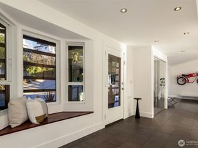 15733 25th Avenue SW, Burien WA 98166