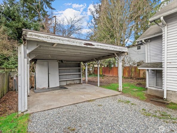 9007 Dayton Avenue N, Seattle WA 98103