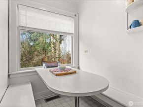 9007 Dayton Avenue N, Seattle WA 98103