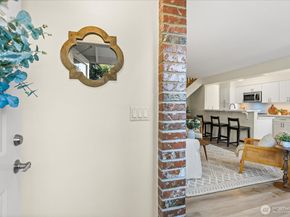 410 214th Street SW B, Bothell WA 98021