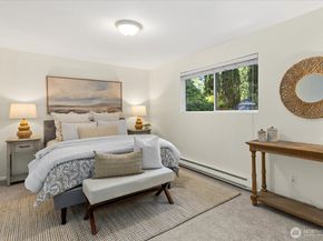 410 214th Street SW B, Bothell WA 98021