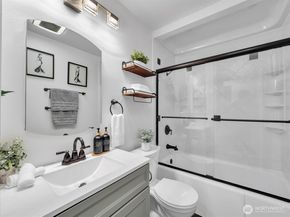 4813 180th Street SW C202, Lynnwood WA 98037