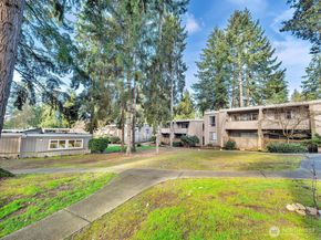 4813 180th Street SW C202, Lynnwood WA 98037