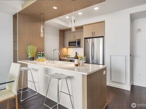 1321 Seneca Street 2202, Seattle WA 98101