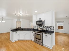 22506 129th Place SE, Kent WA 98031