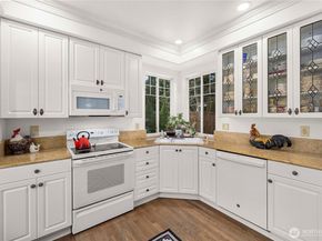 672 Chelan Place NE 672, Renton WA 98059