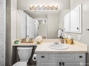 672 Chelan Place NE 672, Renton WA 98059