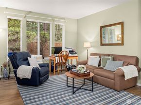 672 Chelan Place NE 672, Renton WA 98059