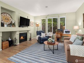 672 Chelan Place NE 672, Renton WA 98059