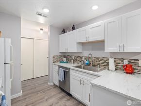 4118 212th Street SW C103, Mountlake Terrace WA 98043