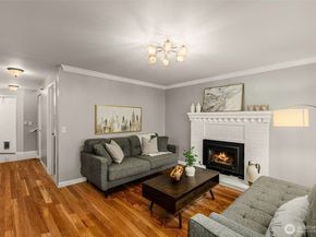 24230 SE 44th Street, Sammamish WA 98029