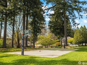 24230 SE 44th Street, Sammamish WA 98029