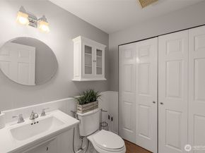 24230 SE 44th Street, Sammamish WA 98029