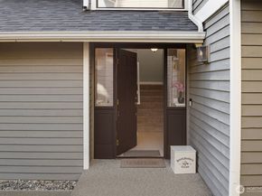 24230 SE 44th Street, Sammamish WA 98029