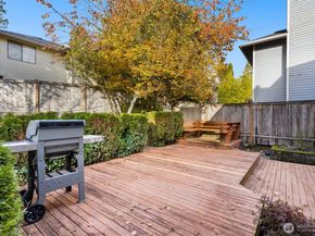 24230 SE 44th Street, Sammamish WA 98029