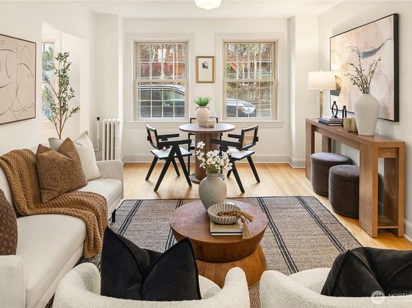 5810 Cowen Place NE 106, Seattle WA 98105