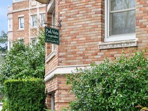 5810 Cowen Place NE 106, Seattle WA 98105