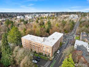 5810 Cowen Place NE 106, Seattle WA 98105